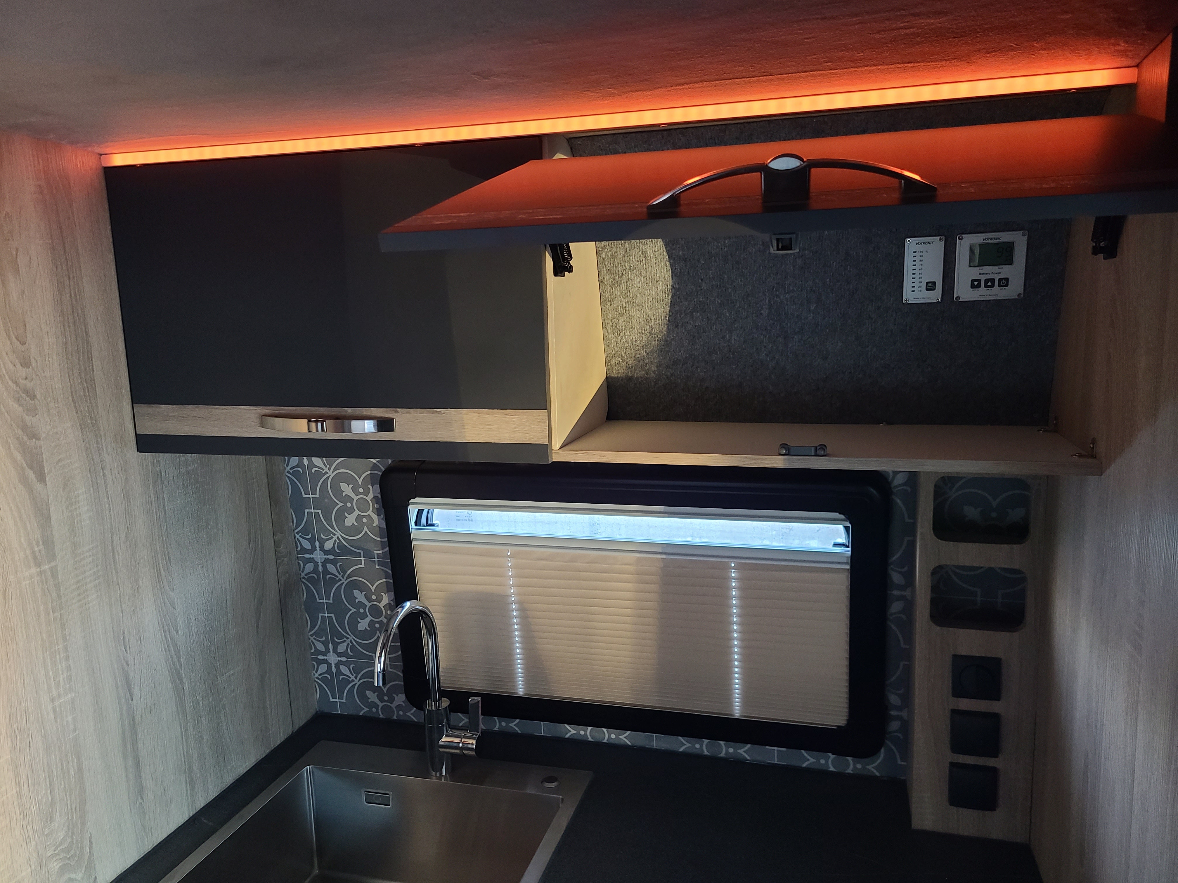 Pantheratec Van Ausbau in Dollern mit LED Ambiente